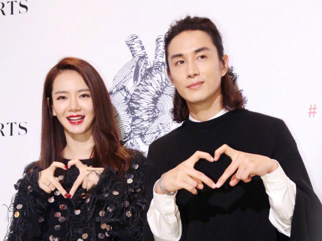 2015年，戚薇女儿出生后，李承铉去给女儿办理出生证，当戚薇得知李承铉给女儿取的