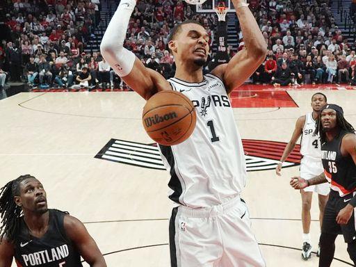 7记大帽！40分大逆转！文班亚马连续空中接力暴扣打傻打懵了阿夫迪亚克林根，3分发