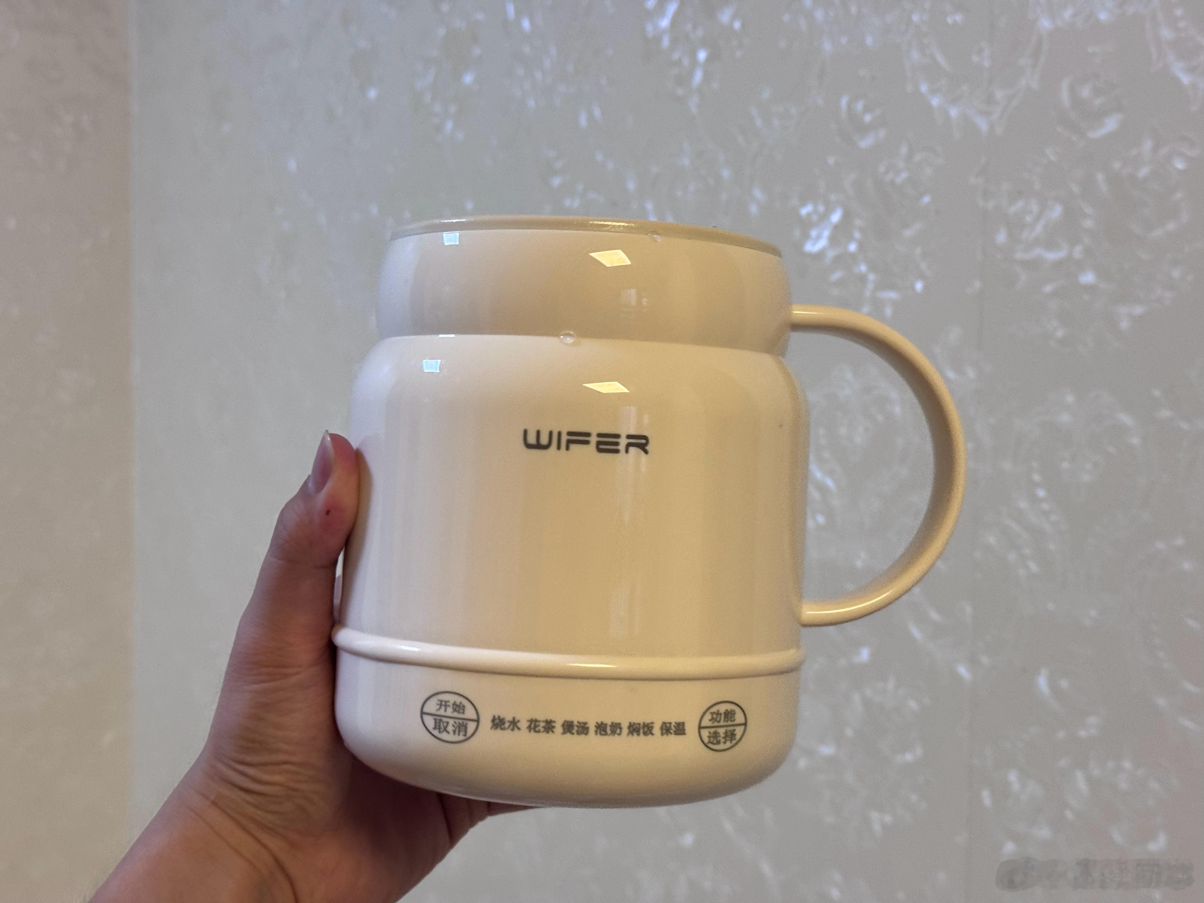 给大家安利一个多功能小煮锅！保温壶的大小，方便携带易清洗，重点是能煲饭也能烧水，