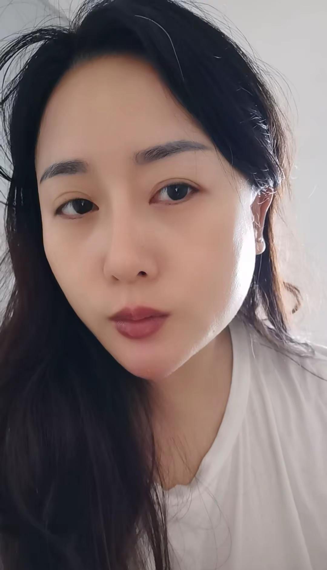 我已经社恐到，以后连结婚我都要隐婚，一个客都不请，人家女人说要婚礼，我觉得完全不