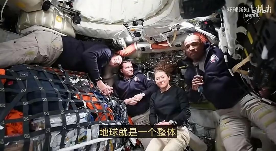 不得不说，这位黑人小哥的思想觉悟不是一般的高，与特朗普的美国优先比起来，黑小哥简