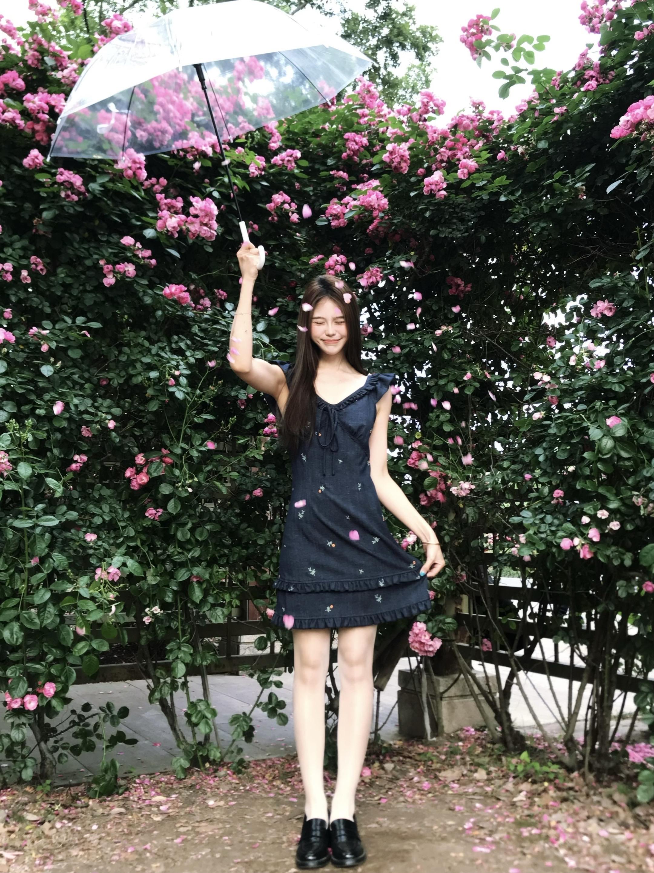 眼泪向下 我向上 请用多多的好消息 填满我的奥德赛时期吧.