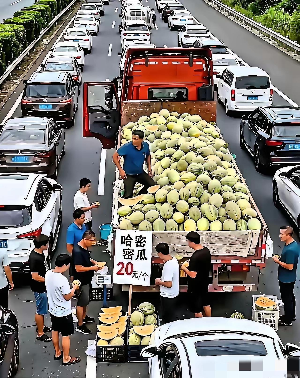 果然是强者从来不抱怨环境，一位哈密瓜农在国庆期间也被堵到高速路了，然后的话所有的