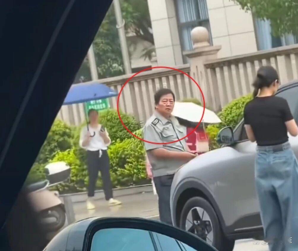 . 宝妈保安冲突大反转！删减视频误导全网，真相终于藏不住了

大反转来了，保安与