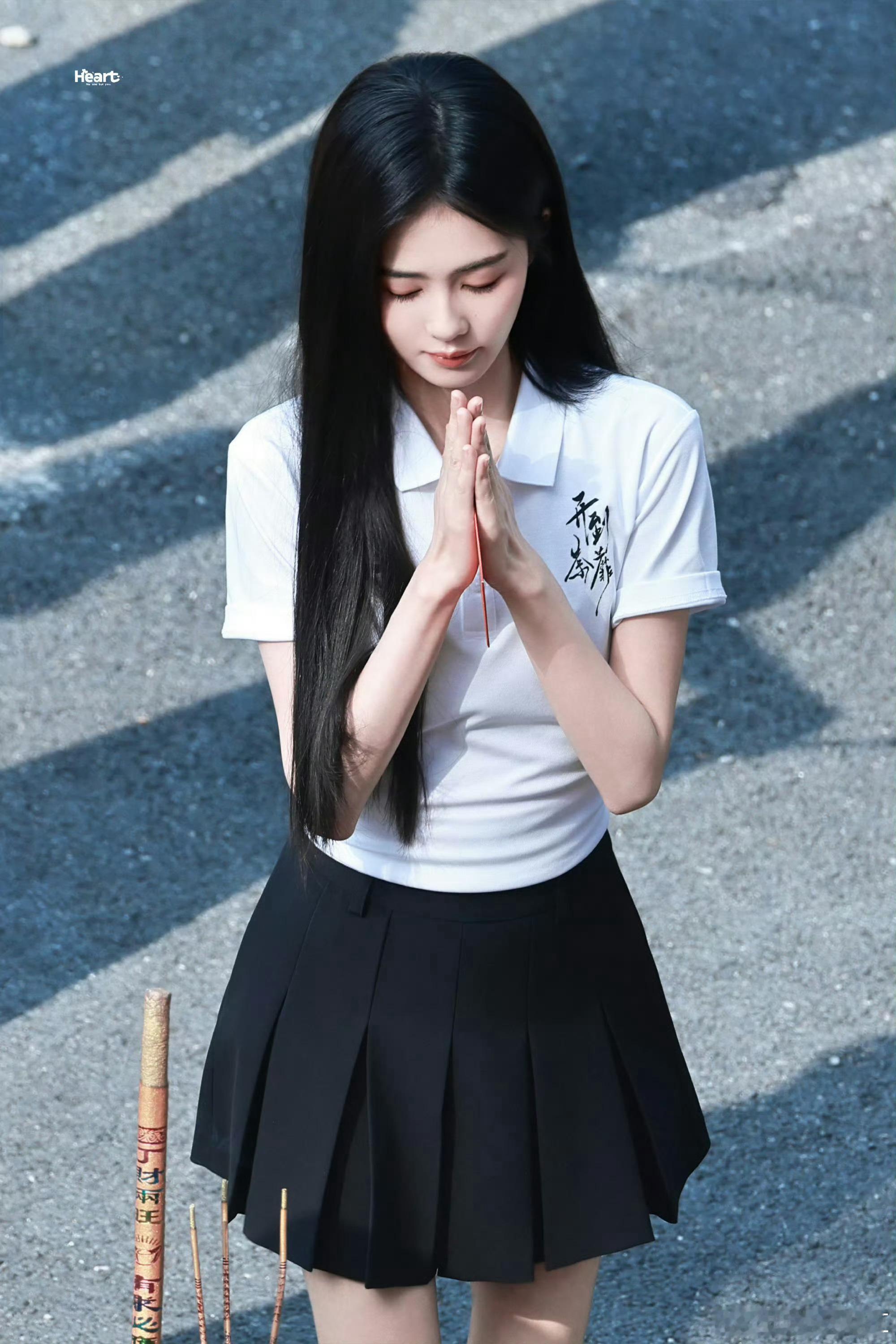 白鹿白鹿回应开机摔了老话讲落地去霉，扫除不顺！祝整部剧组拍摄顺顺利利，平安杀青，