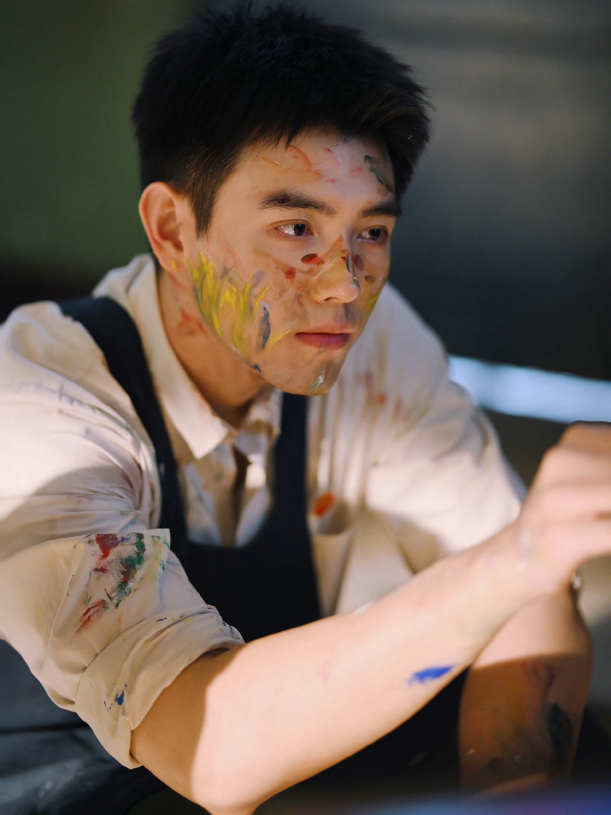 陈飞宇主演的纯真年代的爱情进入🐧拉新年榜25长尾效应🈶陈飞宇