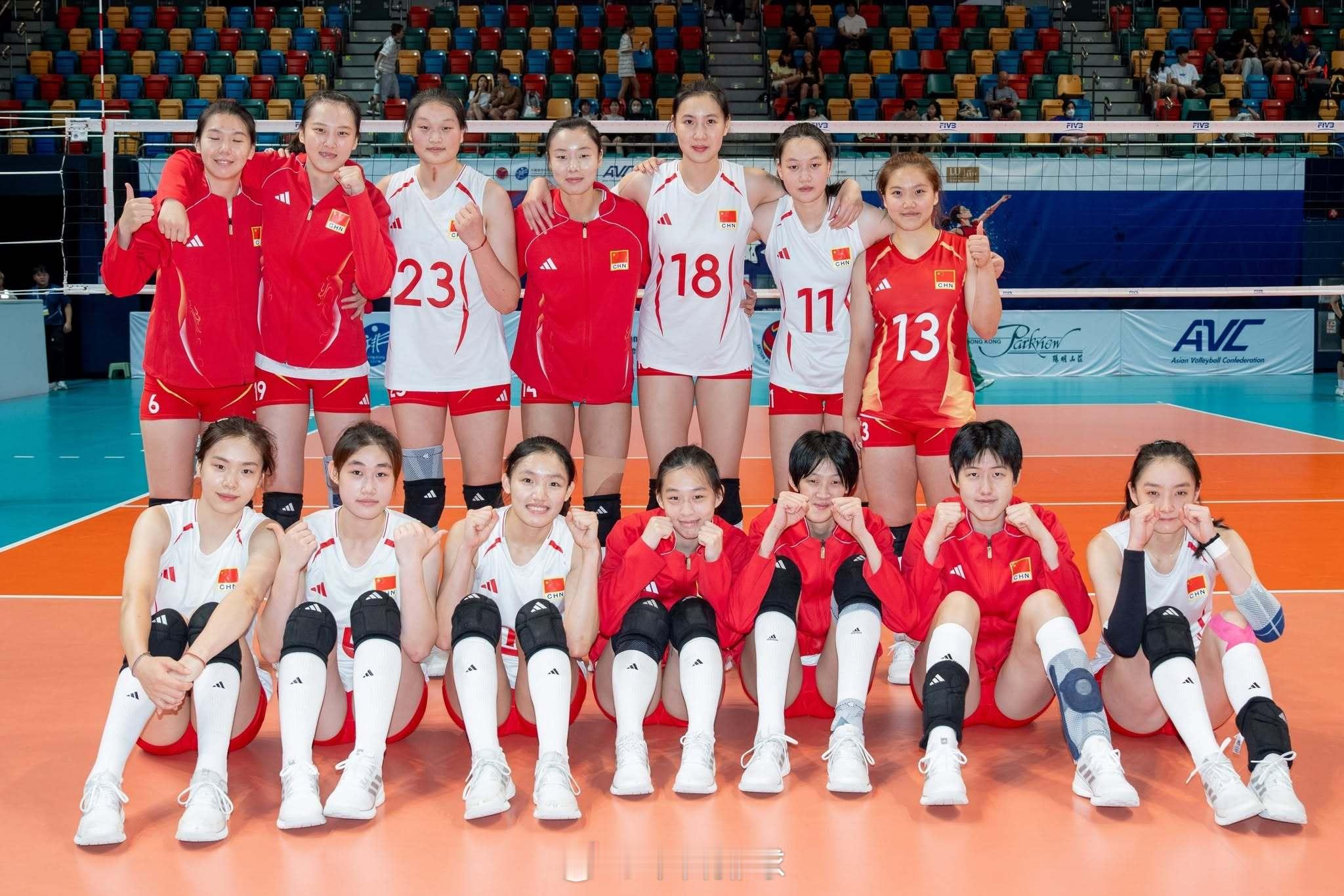 【2026亚洲东区女排锦标赛 半决赛：中国3-0中国香港】北京时间15日晚上，香