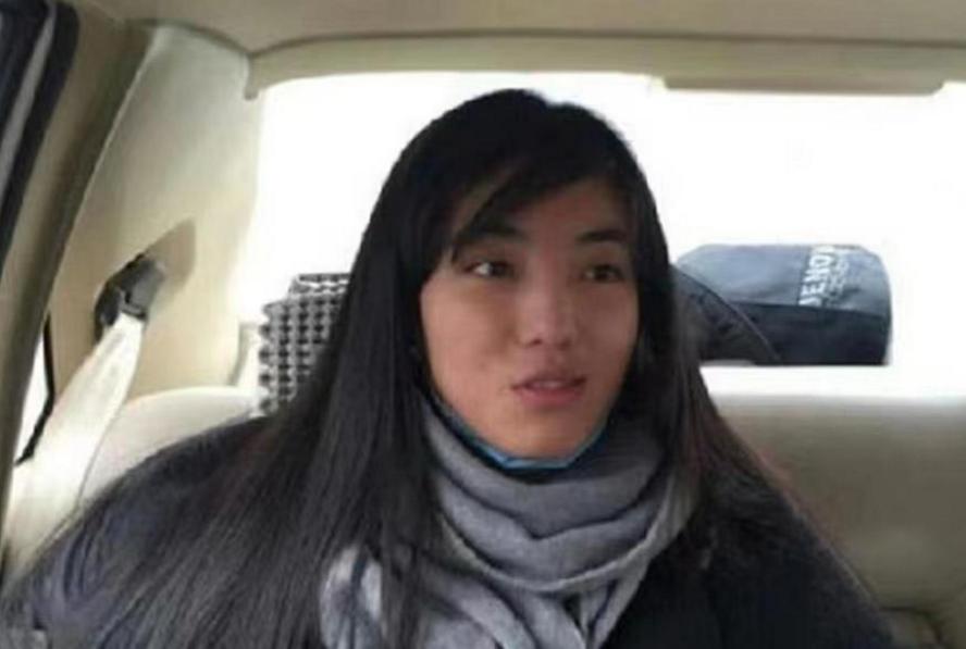 1998年，浙江，5岁女孩被寄养到陕西，一个农民家里。6年后，亲生父母强行把她领