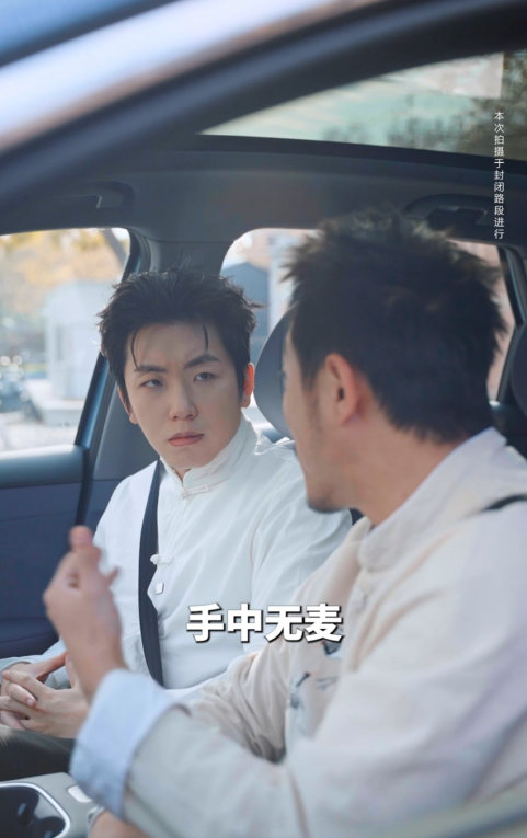 谁还记得第一次见他们真的分不清谁到底是哥哥，谁到底是弟弟，现在的我已经能完美认出