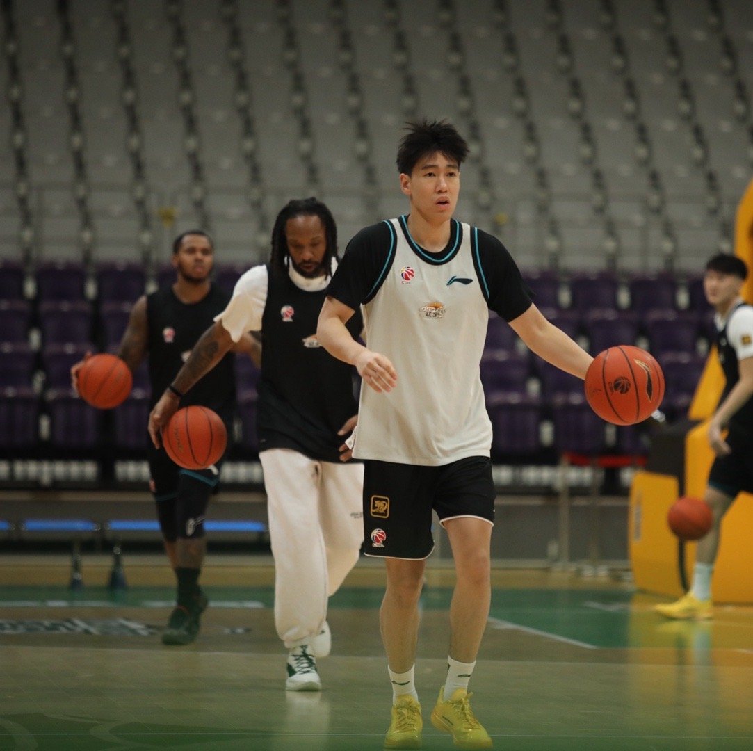 上午来拍摄赛前训练 沈阳·辽宁体育馆