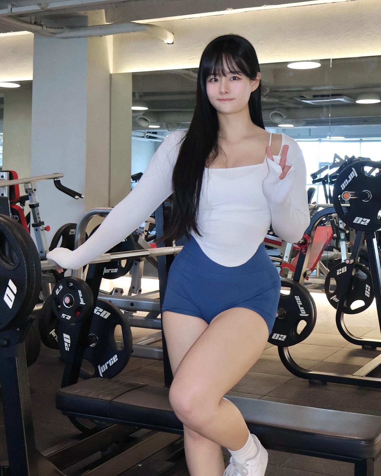 健身美女 分享照片 穿搭 好身材 蜜桃女孩