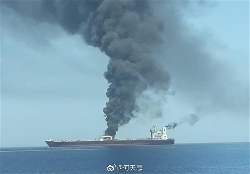 昨天，伊朗袭击了靠近科威特海域的一艘美国油轮，目前该油轮仍在燃烧。海外新鲜事伊朗