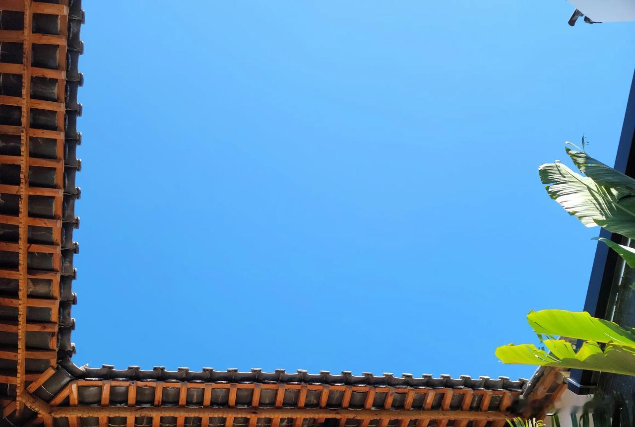 建水古城，位于云南红河州，南边不远就是越南。建水在云南省外，名气不大，但它很早就