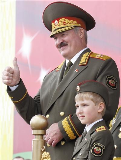 卢大校一语成谶
三年前卢卡申科积极斡旋施：让俄乌接触谈评，用政治谈评解决争端，当