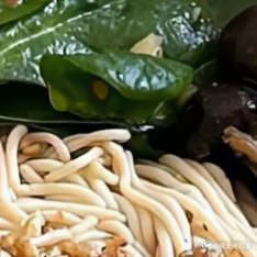 🍋有一天，我走路回家发现脚很酸，后来发现我踩到了一个柠檬壁纸壁纸手机壁纸高清壁