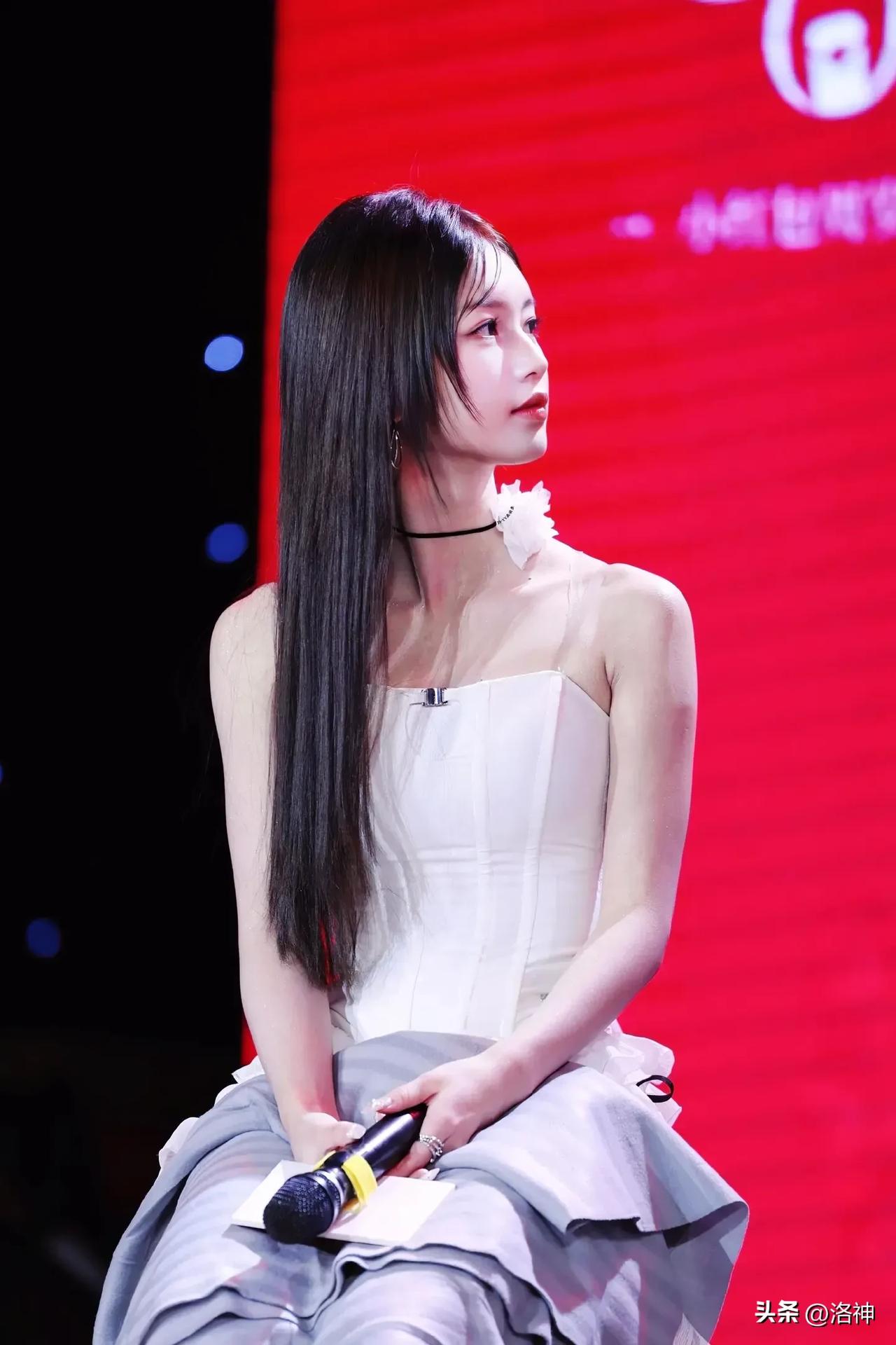 公主
请永远这样明媚的笑
糟糕是心动的感觉

元气满满的公主 温柔可爱公主 今天