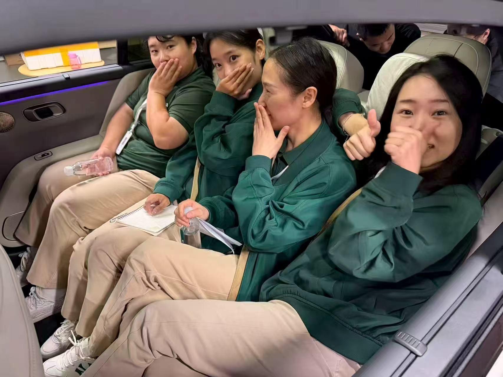 理想i6 的车宽数据真的很克制它是如何容纳四个小姐姐的呢[费解] ​​​