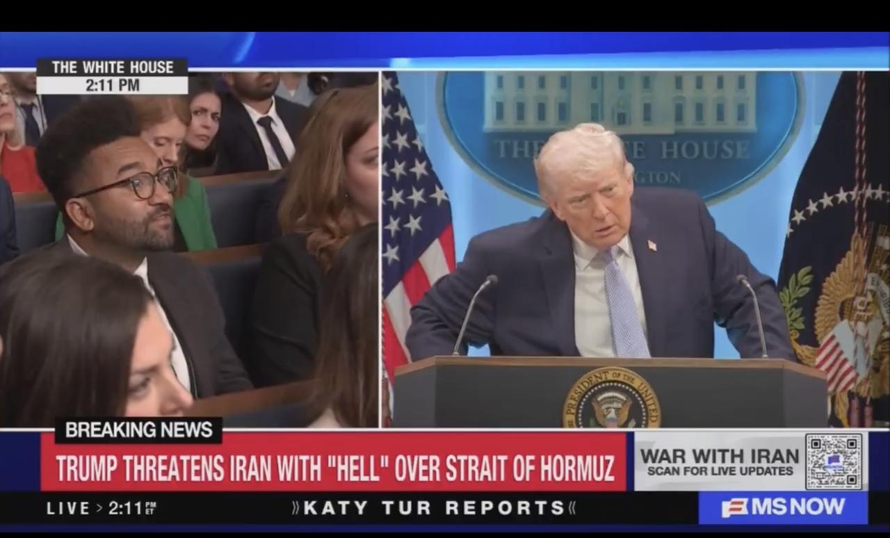 记者：蓄意攻击民用基础设施违反了日内瓦公约和国际法。

特朗普：你们是跟谁在一起