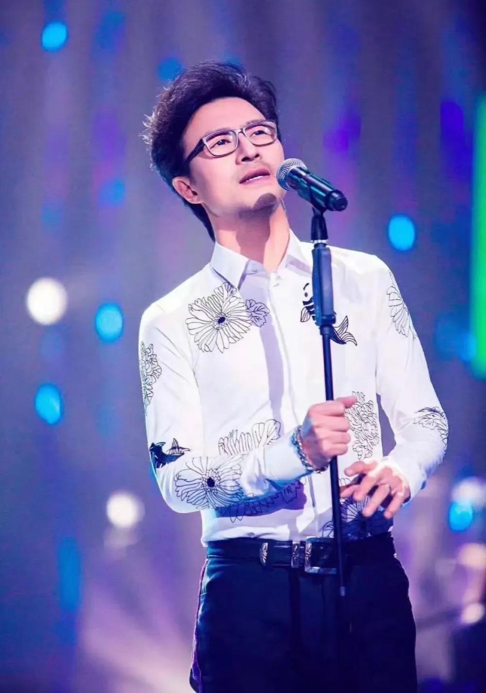 中国好声音导师分档
第一档：刘欢、周杰伦
第二档：周华健、那英、李玟、齐秦
第三