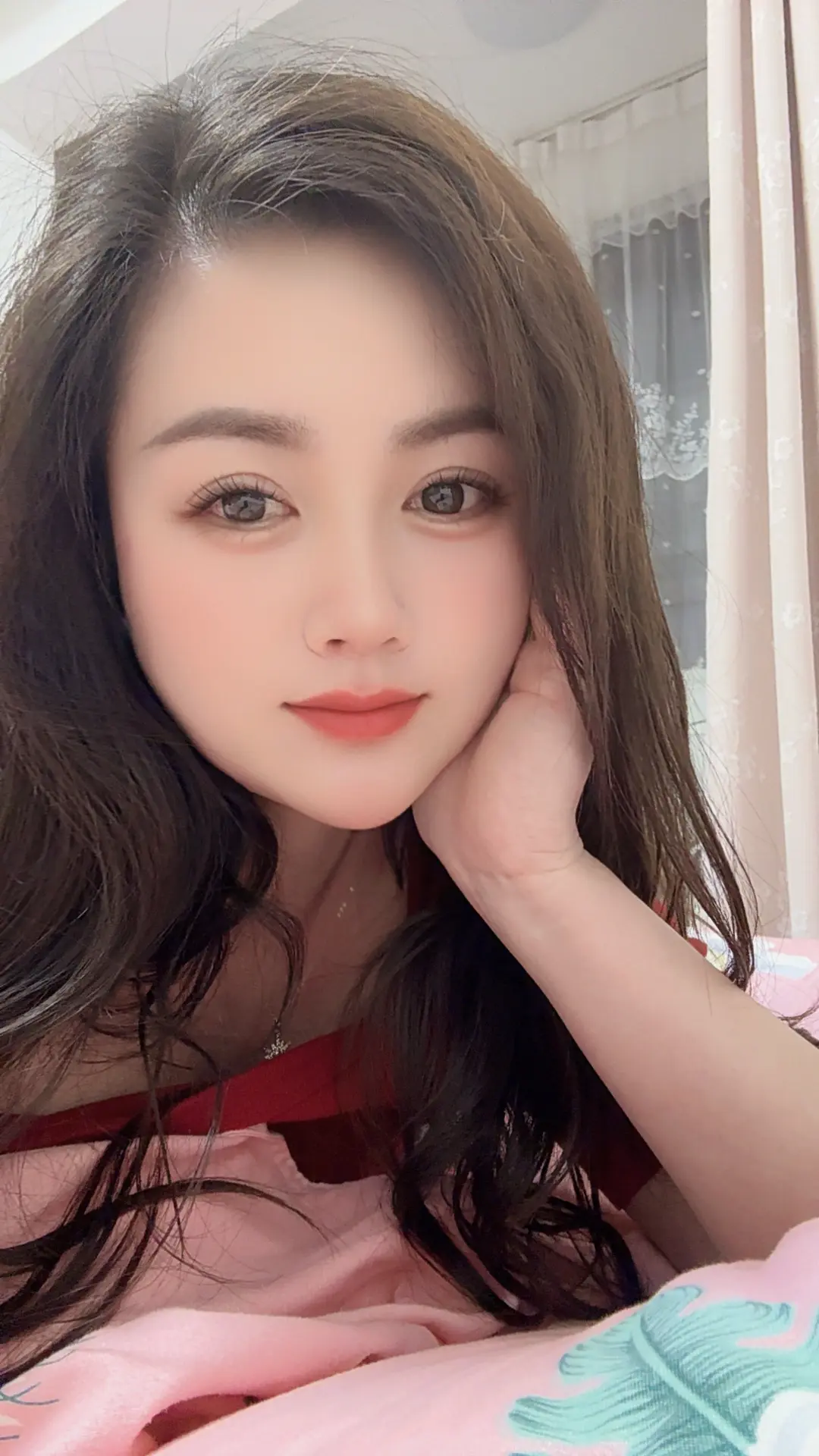 别人给不了你心疼的时候，你要努力心疼你自己。若是你把自己都忘了，没人还会记得你！
