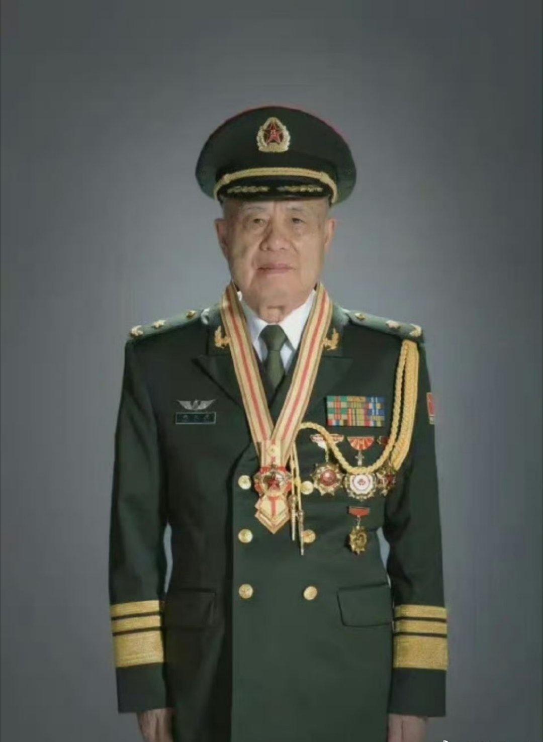 请您为伟大的科学家停留1秒钟！
钱老，一生为国铸就共和国地下钢铁长城。
致敬中国