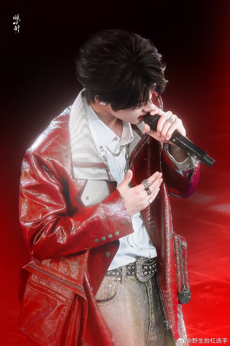 张峻豪私生连行车记录仪都不放过私生行为真的太过分了吧！连行车记录仪都要买下，严重