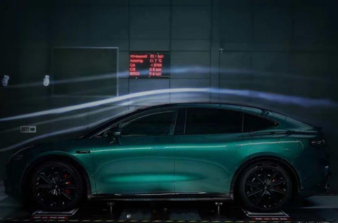 智界R7创全球量产SUV最低风阻纪录从智界S7到R7的0.217Cd的极致风阻，