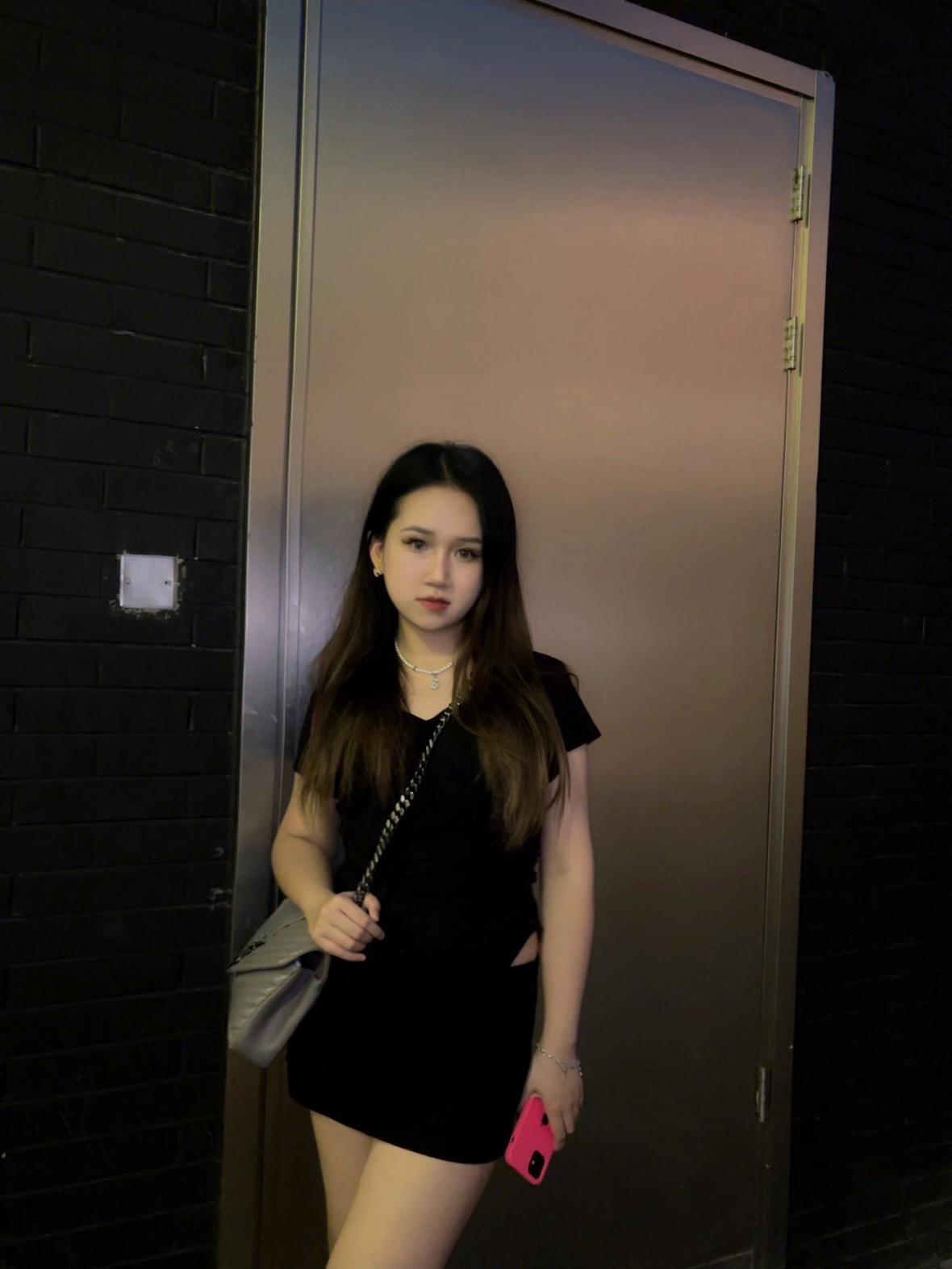 鱼和熊掌不可兼得，但单身和穷却可以。