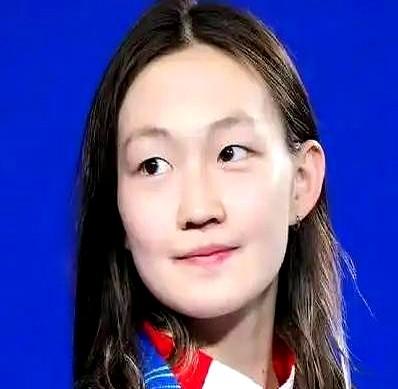 全运会游泳场上最火的是她。

李冰洁这次真算是全面爆发了。

不只是三连冠，她还