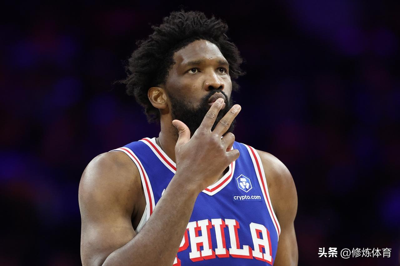 恩比德身体太脆了，出场数太少，要不然荣誉会更多！

1、恩比德进入联盟12年，前