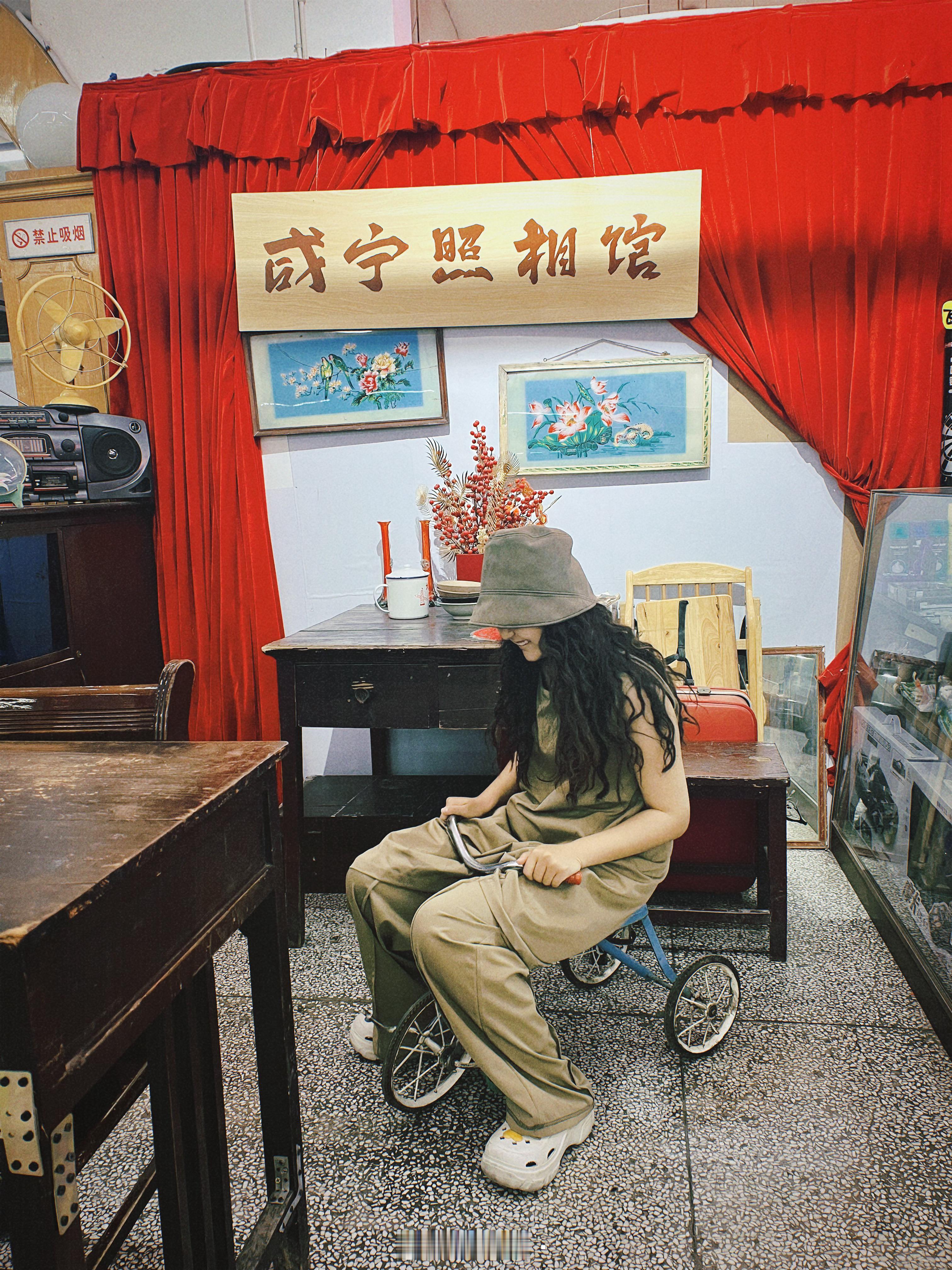 生活手记西安人私藏的回忆杀来了📸！偶然路过咸宁百货商店一进门，瞬间穿越回90年
