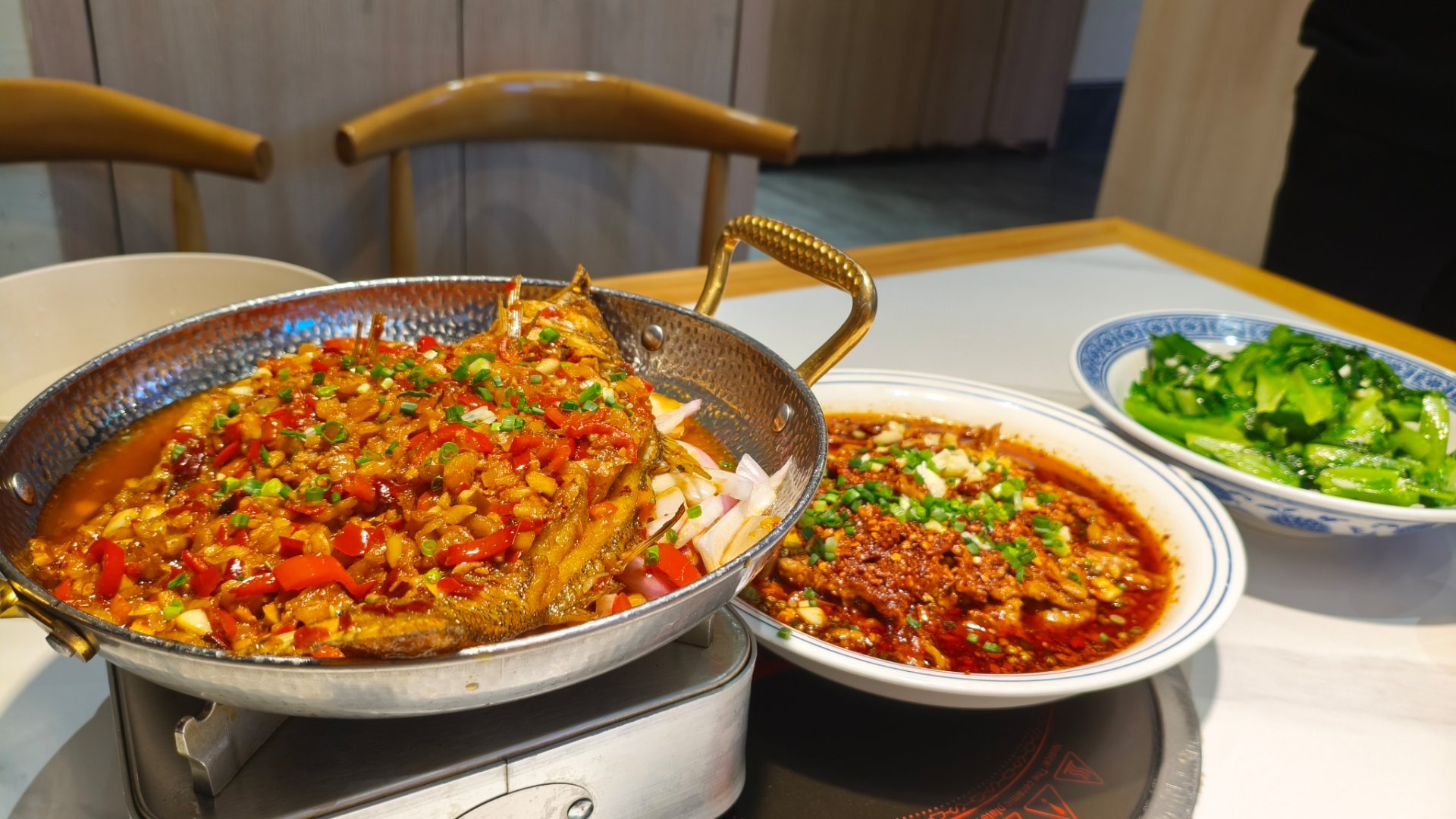 签到签到签到[喵喵]吃饱饱           