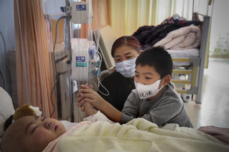 当有一天，生你，养你的两个人都走了，这世间再也没有任何人真心实意的疼爱你，陪伴你