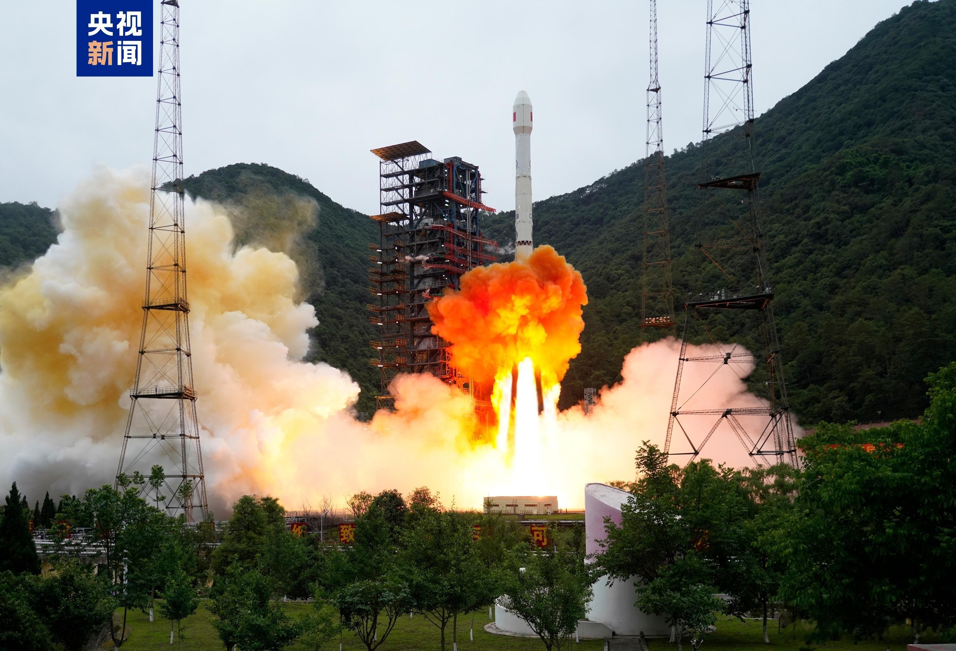 【我国成功发射实践三十一号卫星】6月16日17时45分，我国在西昌卫星发射中心使
