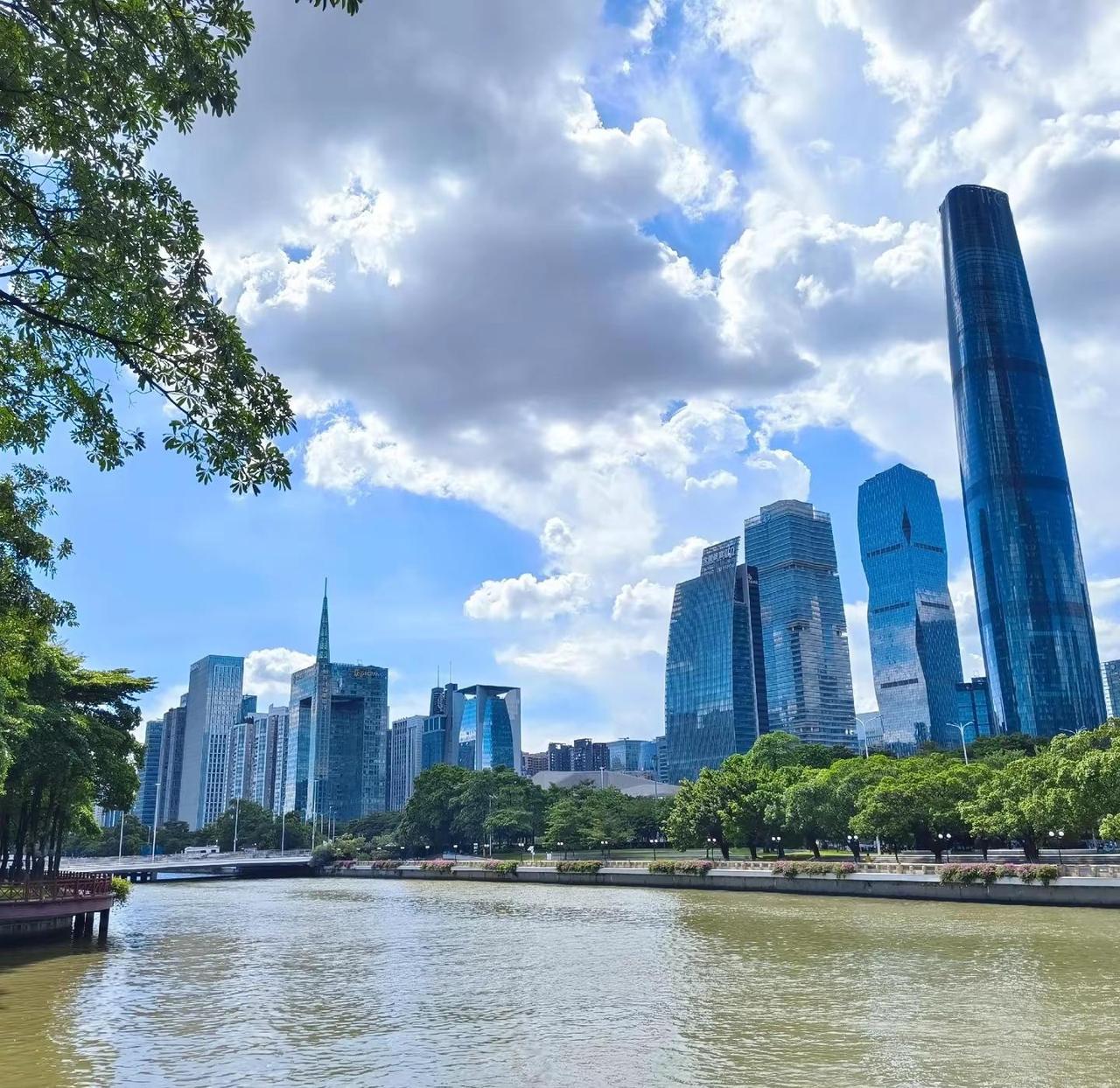 天徳广场之行(2) 城市天际线规划 广州城市天际线 城市天际线美学 城市天际线打