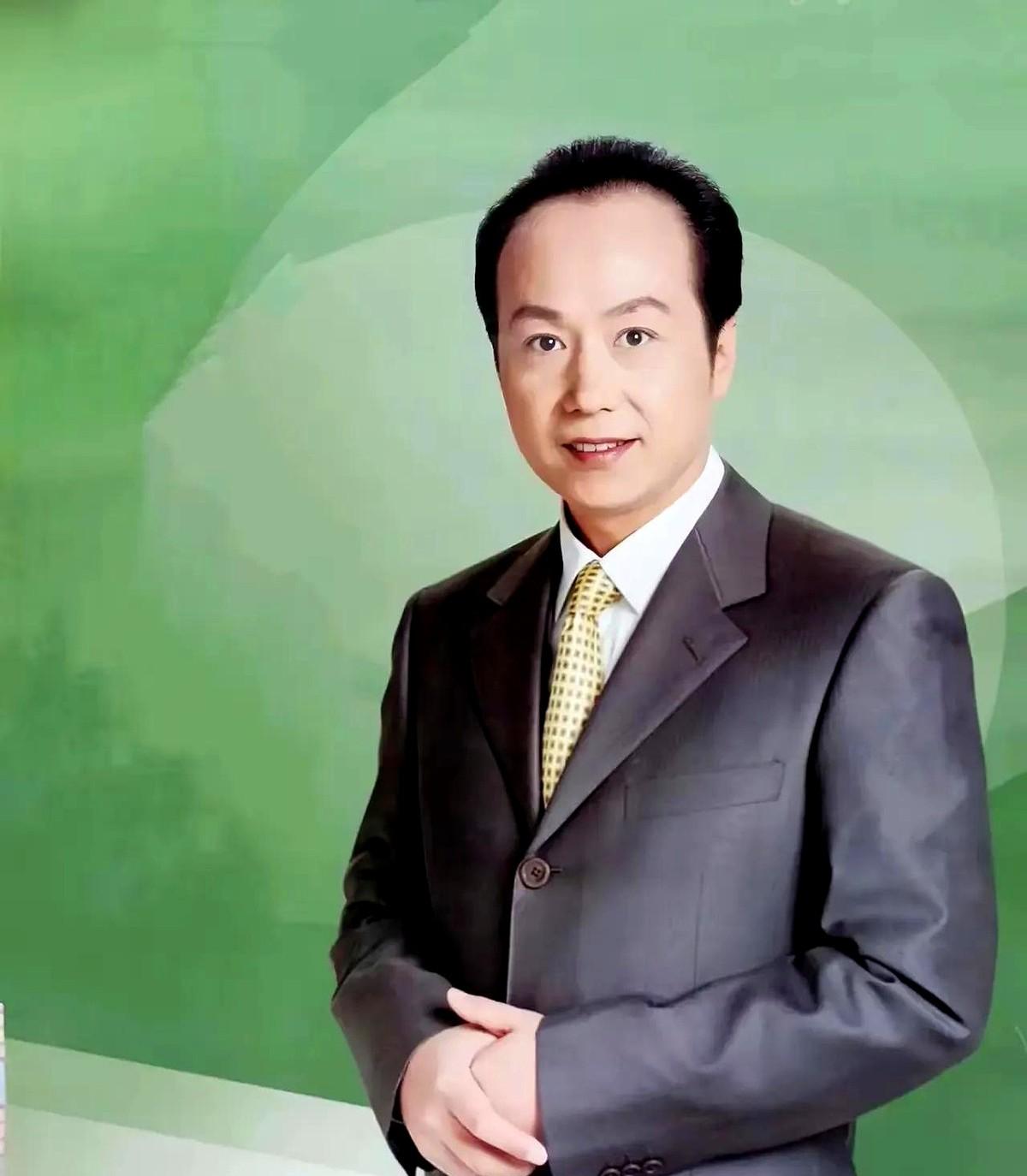 看到这份央视主持人名单突然鼻头一酸，那些年准时出现在电视里的"老伙计们"，竟然有