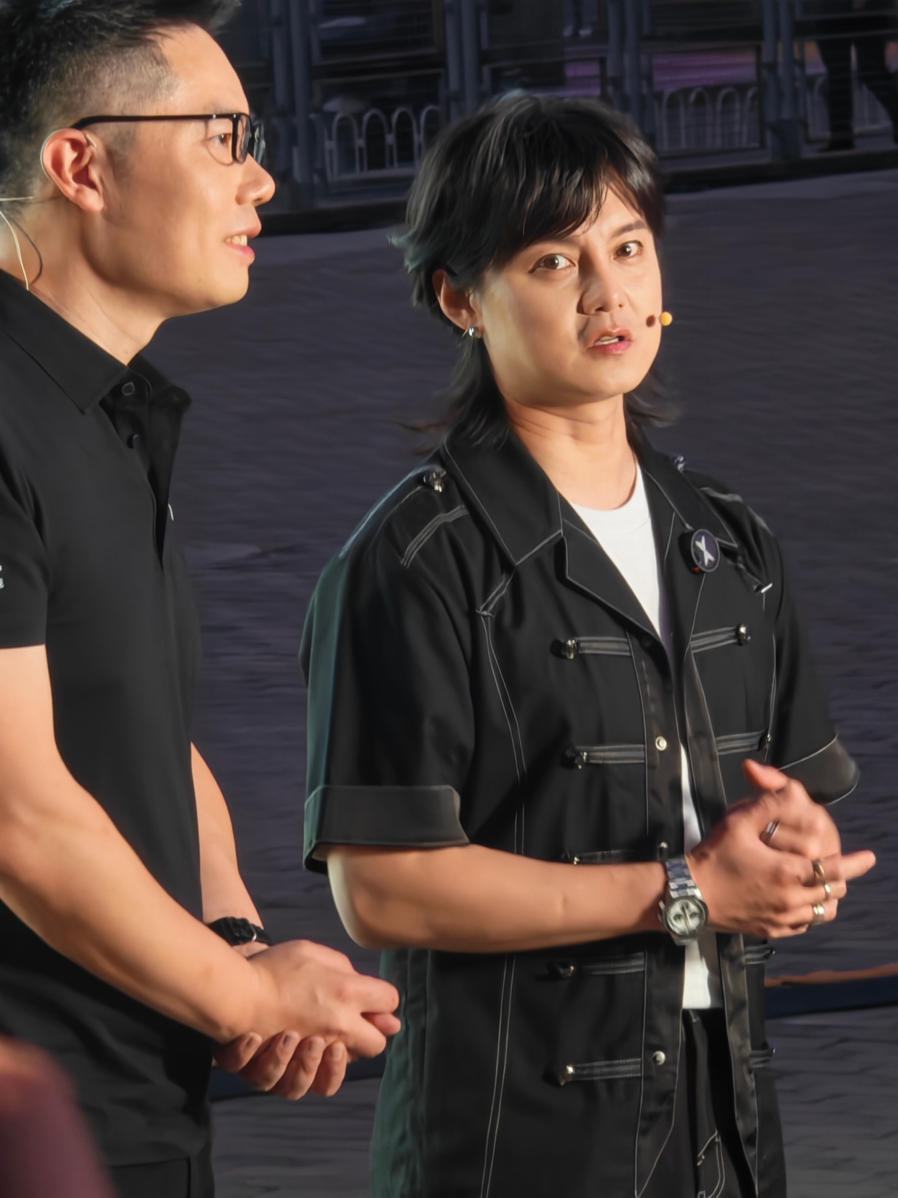 尹正现身小鹏G9L发布会小鹏发布会尹正也来了，我还是第一次见到他 ​​​