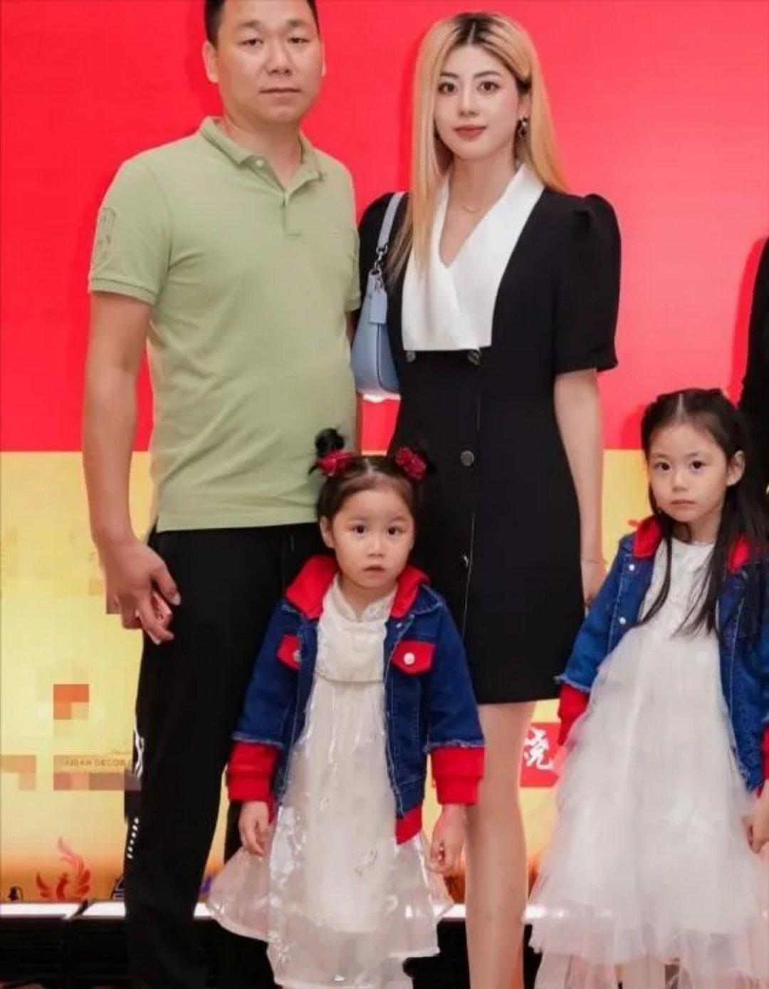 这位中国小伙的故事就像刚刚新鲜从《镜花缘》上摘录下来一样。山东小伙李磊学历不高，