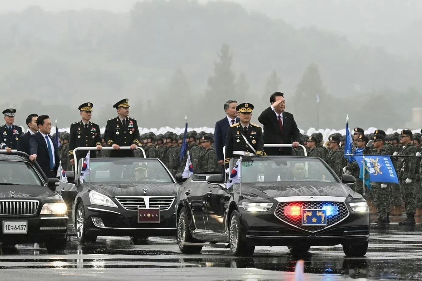 韩国人想要做高端汽车的困境，在这张图体现得十分直观这车最顶级的应用场合是切掉顶棚