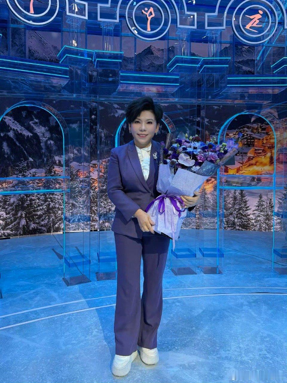 邓亚萍为中国队冬奥会加油邓亚萍发博：今年的生日赶上了一份特别的礼物——直播冬奥开