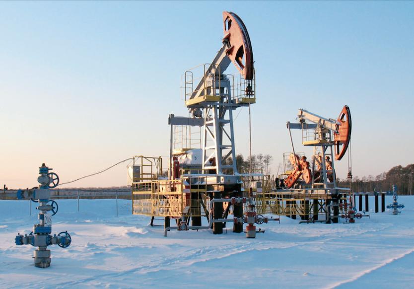 又被上了一课，眼看国际石油运输链路一紧，泰国直接打响了“抢油保供”硬仗，一边满世