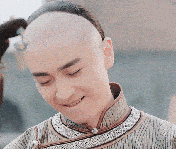 如果陈晓来演鹿鼎记的话，估计她七个老婆都不用追，自个往上扑[偷笑]