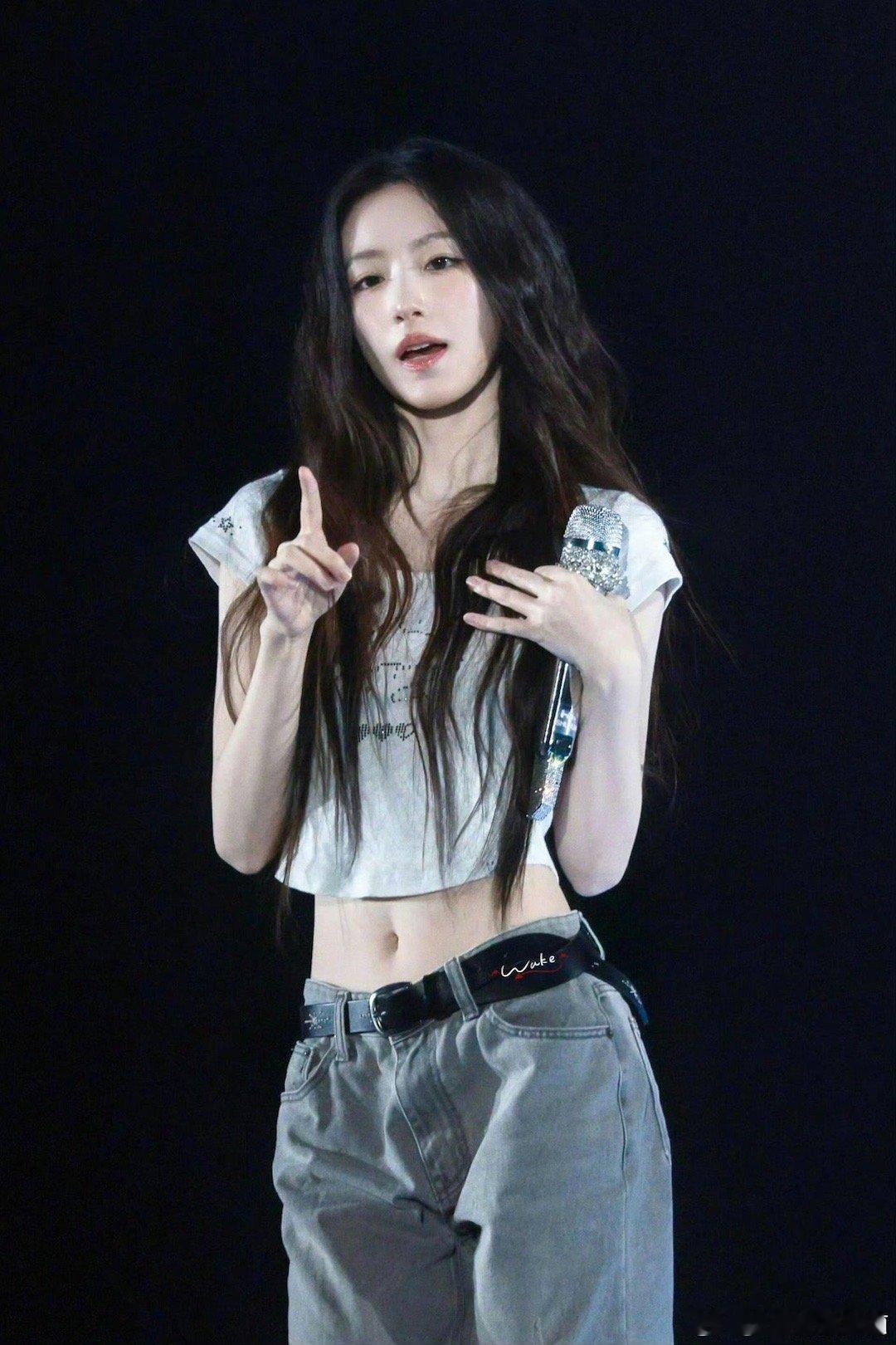 叶舒华瘦下来美成真人bjd了梦想中的脸和身材 