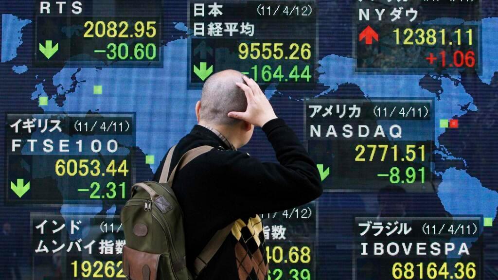 东京股市17日继续下行，日经指数下跌0.10%，东证指数下跌0.37%。零售、航