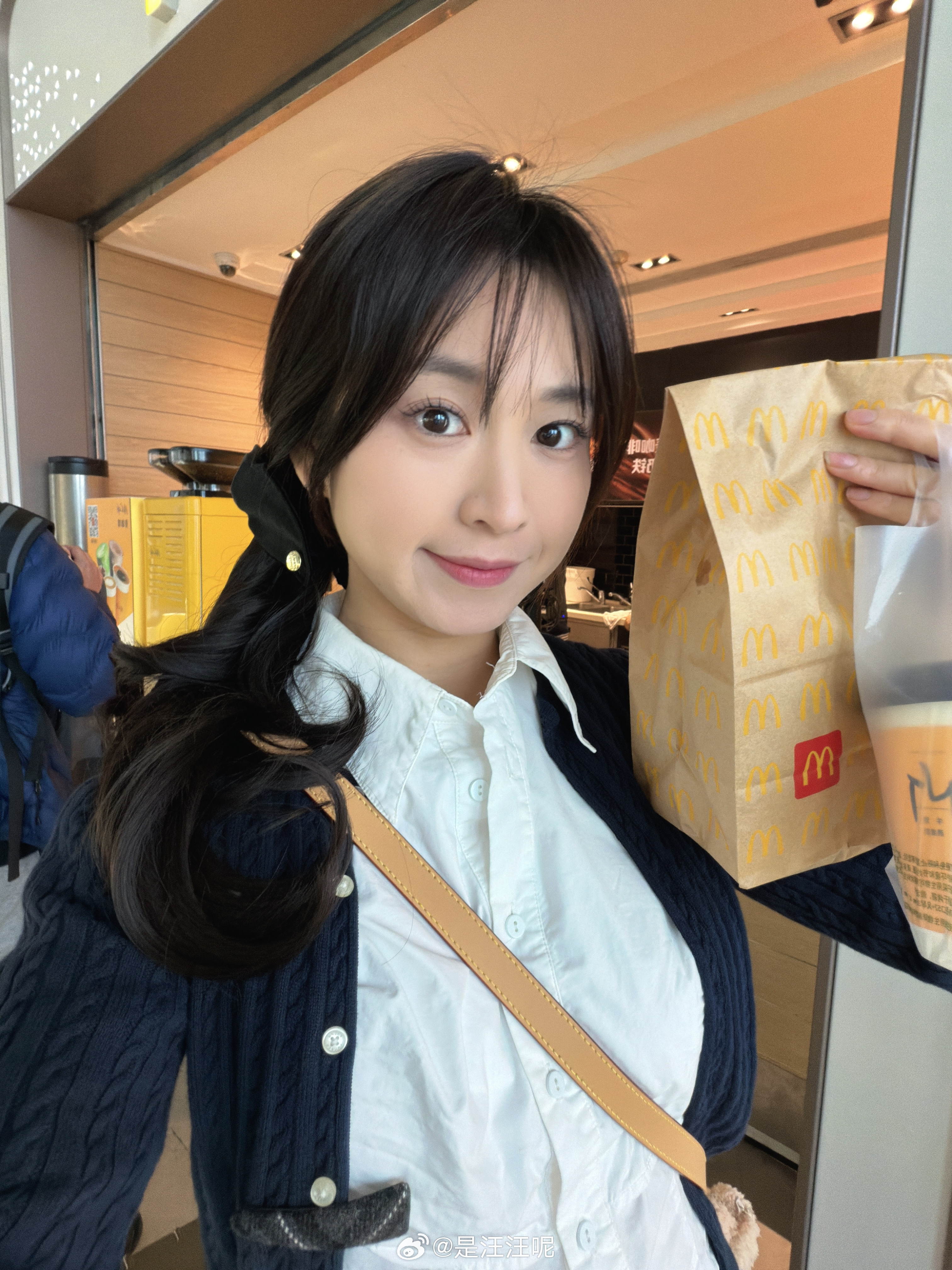 美好的一天从一份麦当当开始！去参加华为春季全场景新品发布会咯～ 