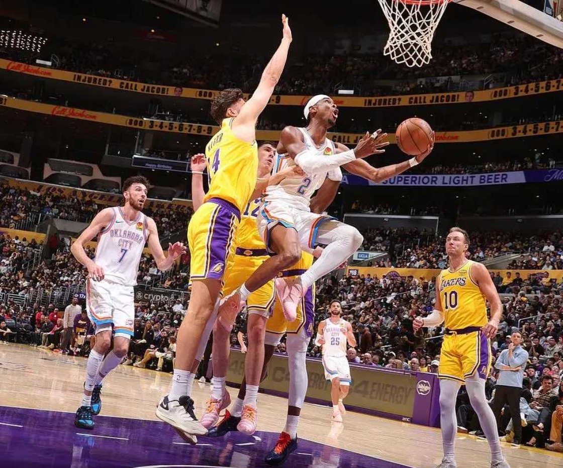 36分大胜！雷霆送残阵湖人三连败 亚历山大25+84月8日报道：NBA常规赛继续