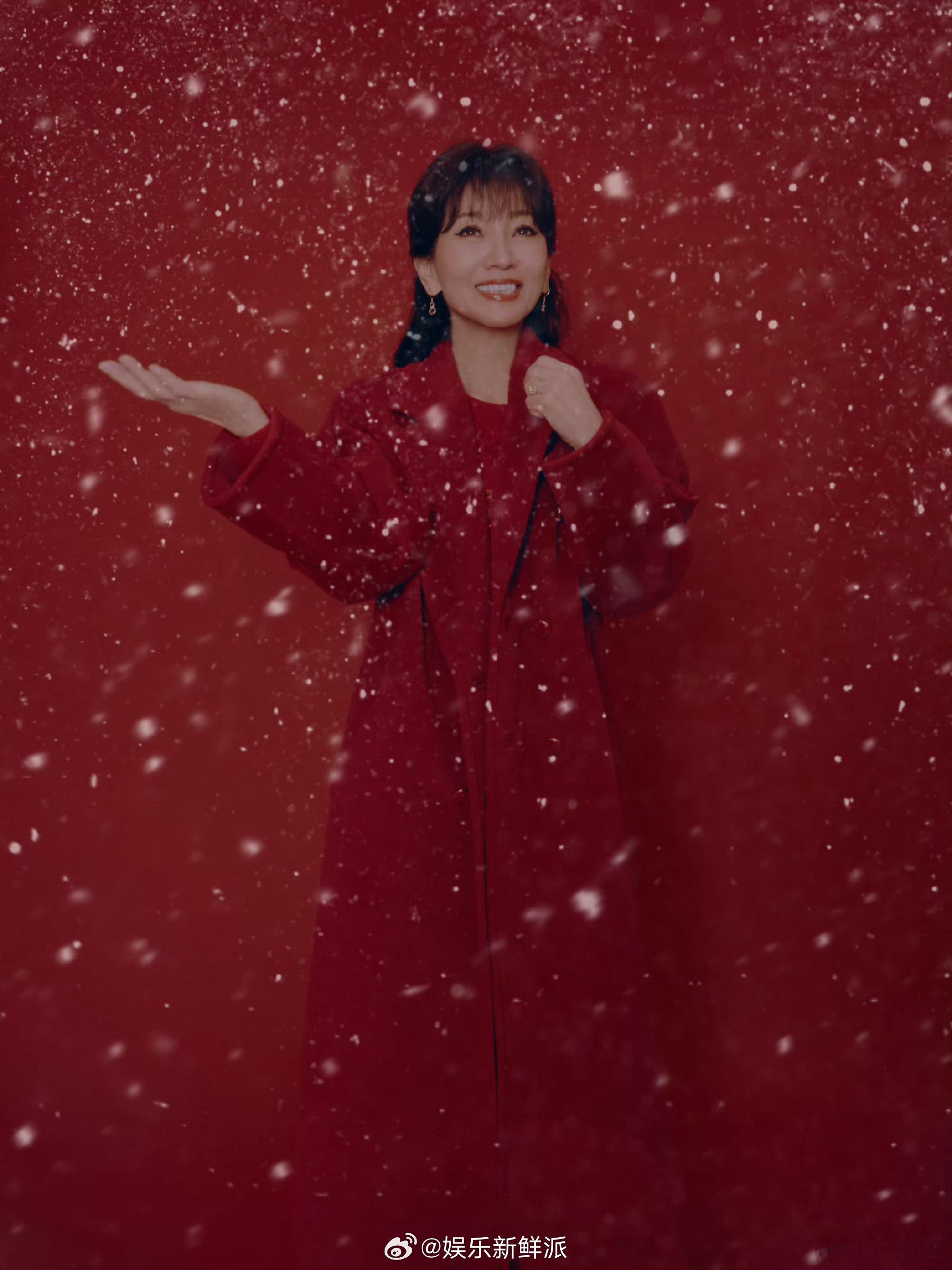 派酱安利 赵雅芝立春九宫格以春为序，以暖为章，用九宫格定格岁启新程的温柔瞬间。比