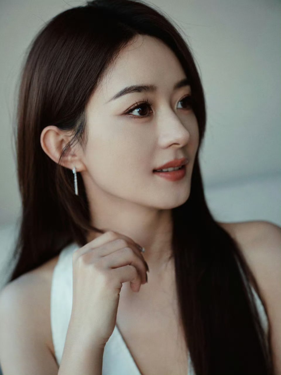 赵丽颖直播出图，这个摄影真的很好呀！！神韵抓得太好喽[送花花]赵丽颖直播赵丽颖[