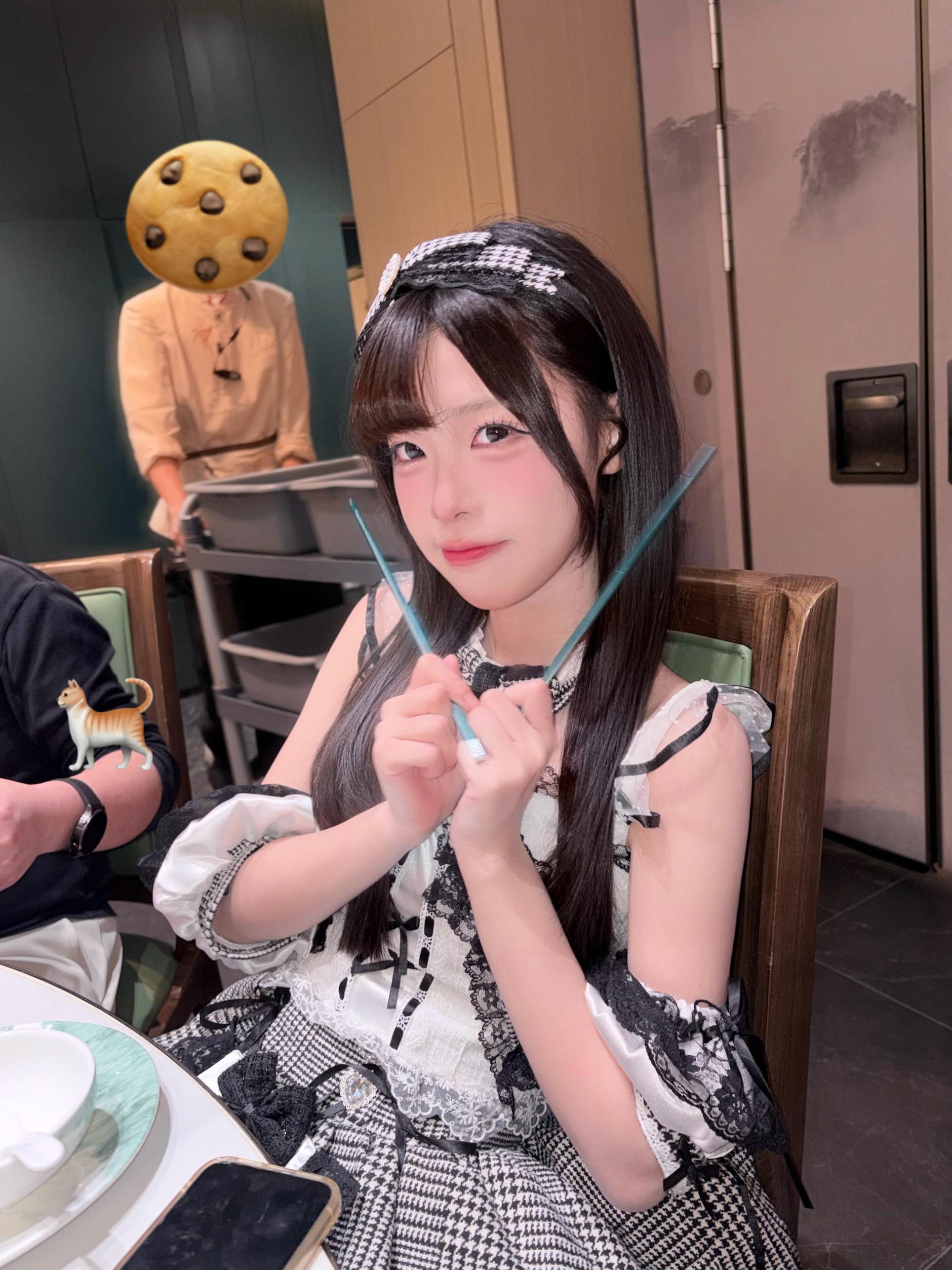 无惊无险又到三点！🫖好想我的虾饺和凤爪宝宝🤤😋不过…我最想的还是你🥺（羞