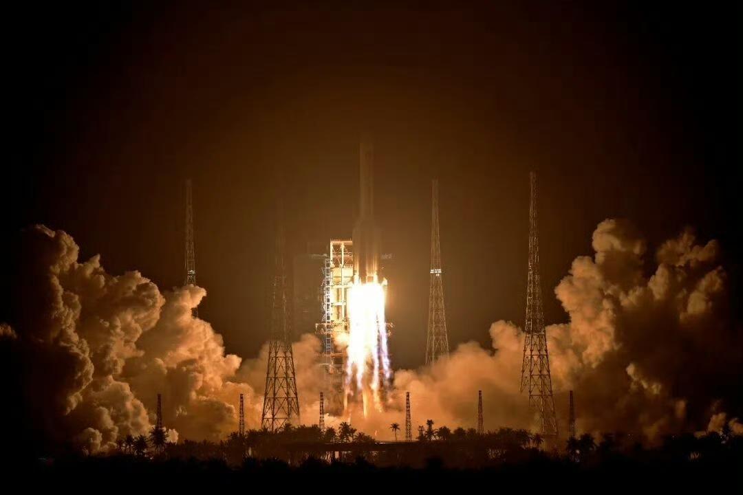 北京时间2025年12月20日20时30分，我国在文昌航天发射场使用长征五号运载